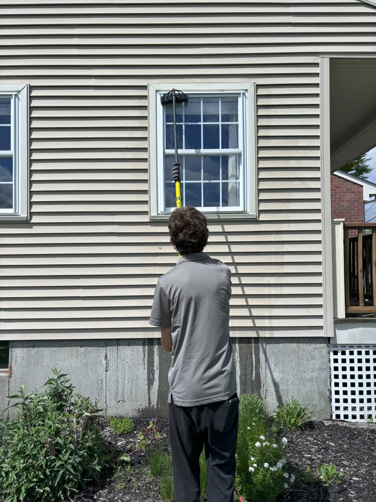 Window Cleaning in Portsmouth, RI Window Cleaning in Portsmouth, RI