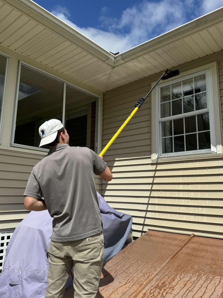 Window Cleaning in South Kingstown, RI Window Cleaning in South Kingstown, RI